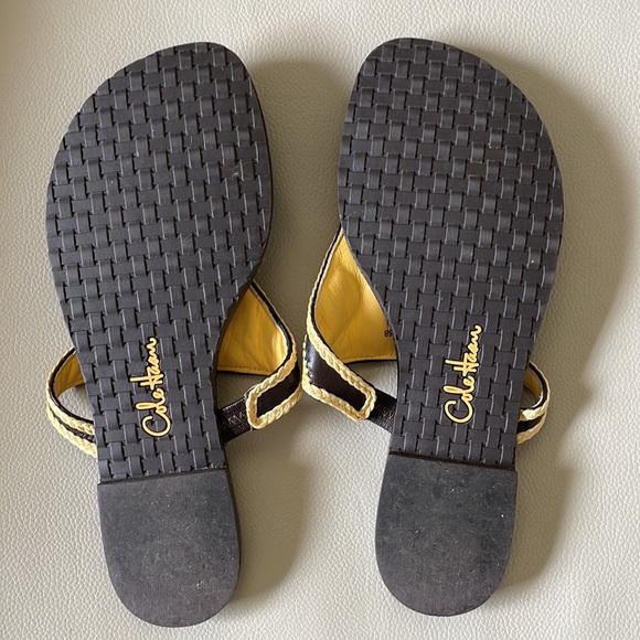 Cole Haan Black & Yellow leather flip-flop sandals, size 6 - Picture 3 of 7